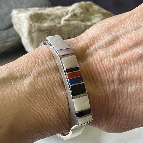 Vintage Navajo Native American Multi-stone MOP, Onyx, Coral, Lapis Cuff Bracelet - Picture 5 of 12